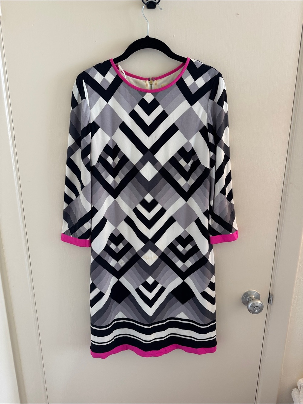Eliza J Black Gray White Geometric Shift Dress with Pink Trim